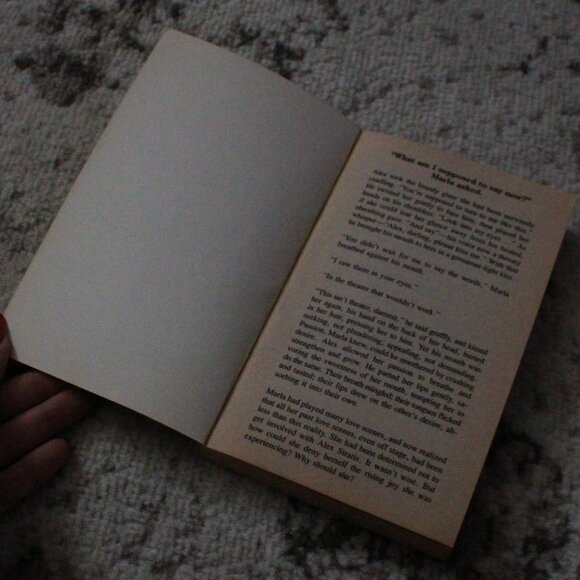 Vintage Second Chance at Love "Change of Heart" Paperback Book - Picture 4 of 8